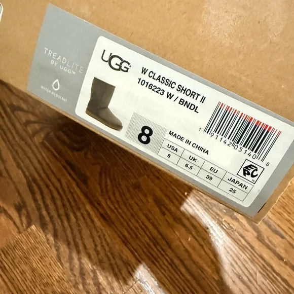 UGG Classic Short II Boots in Gray - Picture 2 of 8